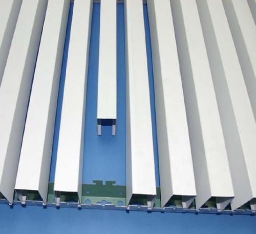 鋁方通鋁扣板廠家-圓形鋁方通吊頂安裝