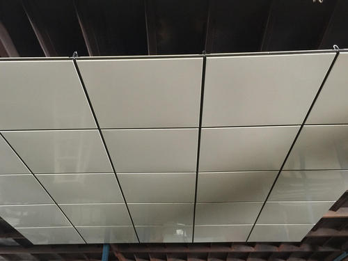 鋁方通吊頂工程報價-鋁方通吊頂不平