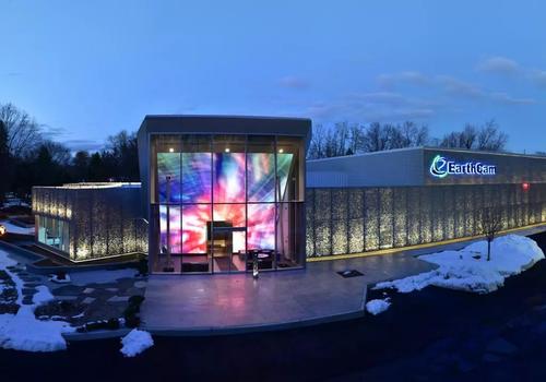 鋁扣板吊頂工字-鋁扣板生產(chǎn)廠家來介紹下鋁條扣的優(yōu)點有哪些