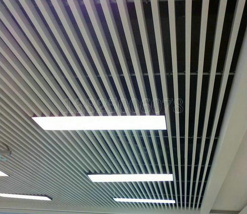 四方集成吊頂-走廊通道鋁扣板吊頂廠家就來(lái)講講那種走廊吊頂好看