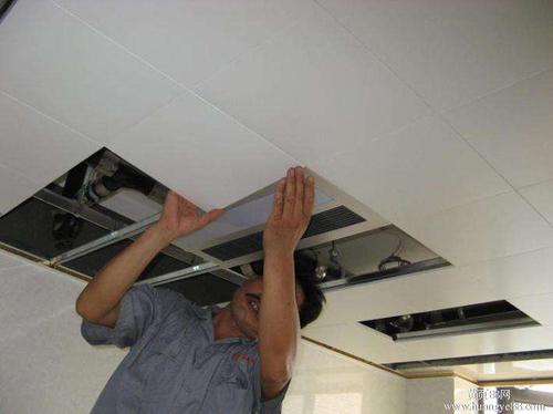 條形鋁扣板吊頂的報價-裝修公司的鋁扣板為什么這么差勁