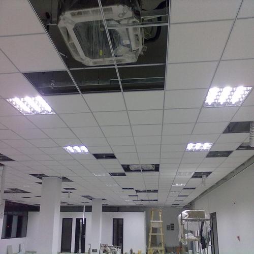 600鋁扣板圖片-工裝600*600鋁扣板吊頂怎么選