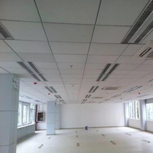 600乘600鋁扣板價格-工裝600*600鋁扣板吊頂怎么選