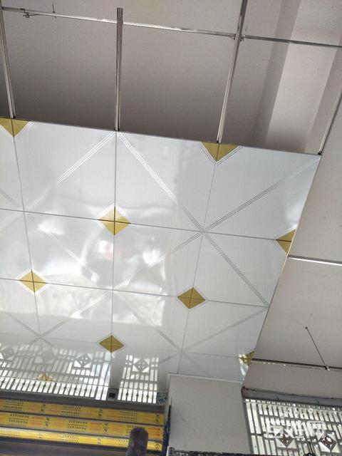 南陽頂鋁扣板-吊頂鋁扣板廠家南寧直銷講解