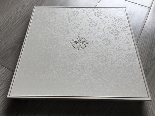 簡(jiǎn)約集成吊頂風(fēng)格-現(xiàn)代簡(jiǎn)約鋁扣板吊頂效果圖