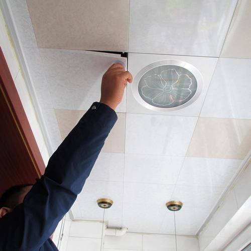 鋁扣板吊頂吸風(fēng)-辦公室穿孔鋁扣板吊頂很好用