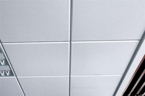 防火鋁扣板價(jià)格-鋁扣板批發(fā)廠家給你盤盤吊頂材料有哪些