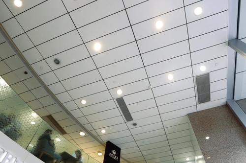 吊頂和集成鋁扣板價格-集成鋁扣板厚度和價格-集成吊頂和鋁扣板售價