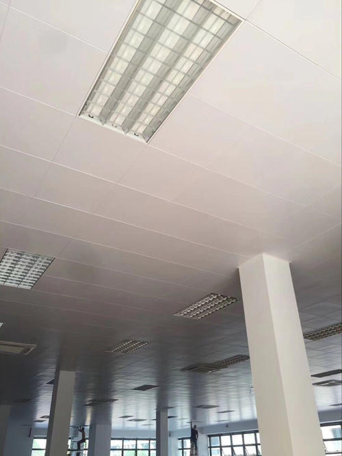 機場吊頂鋁扣板-超多吊頂鋁天花材料供你選擇