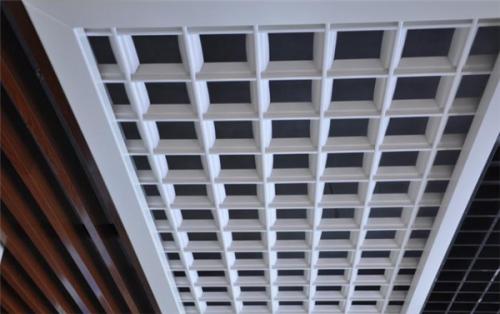 齊齊哈爾鋁扣板廠家-跟著鋁扣板生產廠家來看看鋁扣板怎么選