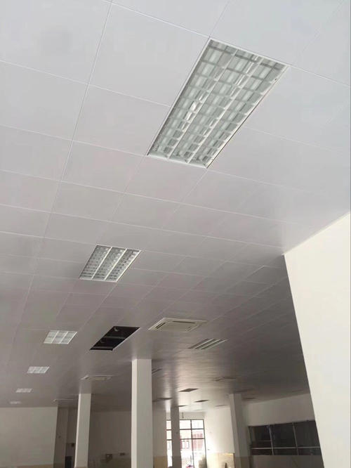 鋁扣板吊頂600-600鋁扣板多少錢