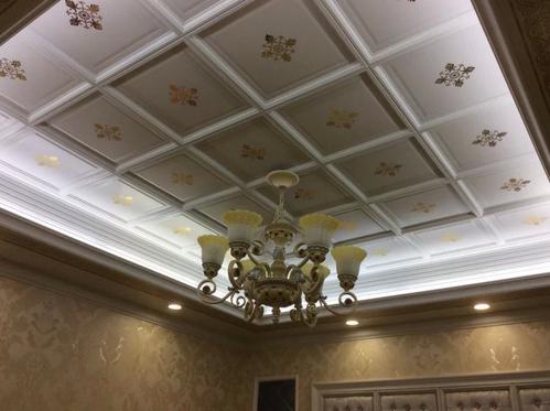 鋁扣板發貨圖片-大量鋁扣板現貨圖片-鋁扣板批發價格圖片