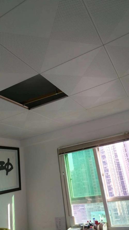 生產(chǎn)鋁扣板吊頂廠家-佛山鋁扣板廠家講講鋁扣板價格差在哪里