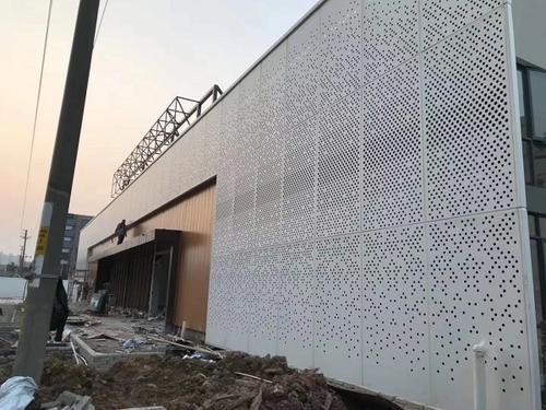 鋁合金扣板幕墻-鋁合金扣板吊頂價格的奧秘