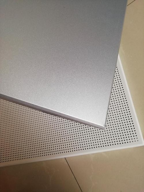 復合墻面鋁扣板-鋁扣板廠家教你廚衛(wèi)吊頂怎么選