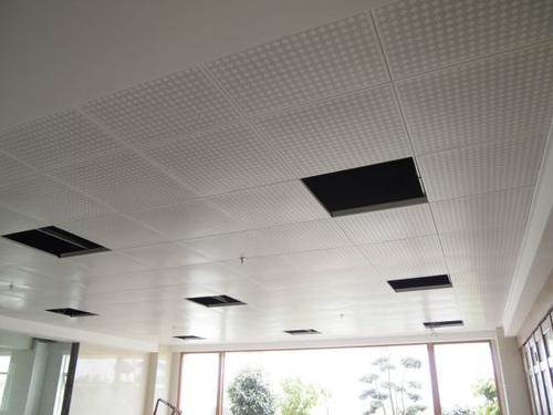 鋁吊頂天花鋁扣板-湛江鋁天花廠家為你解答鋁天花吊頂?shù)降子心男? title=