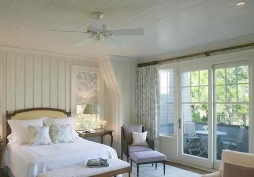 鋁扣板的優(yōu)缺點-衛(wèi)生間吊頂?shù)牟牧? title=