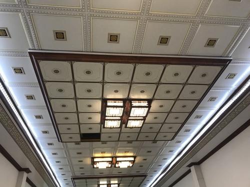 衛(wèi)生間集成吊頂造型-衛(wèi)生間鋁扣板吊頂怎么裝呢