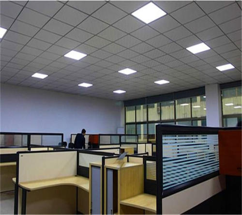 工裝吊頂鋁扣板批發(fā)-看鋁扣板批發(fā)廠家講講鋁扣板吊頂怎么裝吧