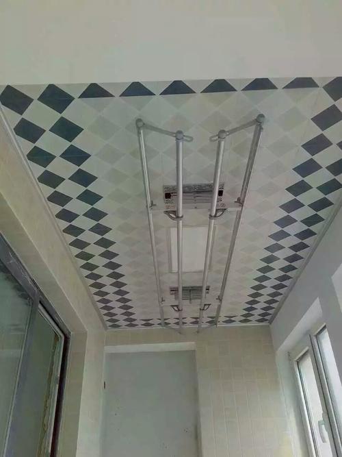 鋁扣板晾衣架-陽臺吊頂用桑拿板還是鋁扣板好呢