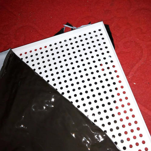 鋁扣板鋁制-家居鋁制吊頂材料中