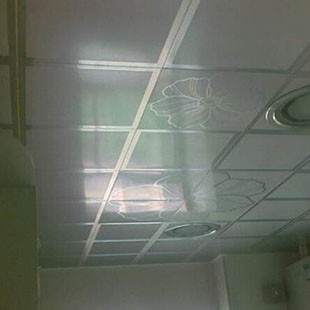 現代集成吊頂-客廳可以使用鋁扣板吊頂嗎