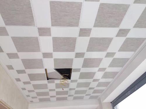 白珍珠木紋鋁扣板-珍珠白鋁扣板圖片-鋁扣板珍珠