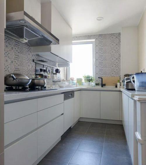 廚衛鋁扣板吊頂花多少錢-鋁扣板批發廠家給你盤盤吊頂材料有哪些