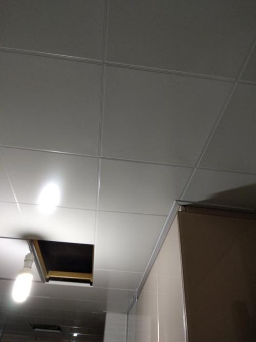 白色集成吊頂都用-集成鋁扣板吊頂哪家強