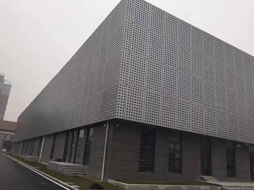 建筑鋁扣板-工程鋁扣板廠家這就給大家盤盤鋁單板幕墻的優勢有哪些