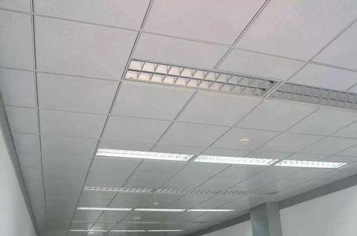 辦公室吊頂用多大尺寸的鋁扣板-辦公室用鋁天花吊頂好不好
