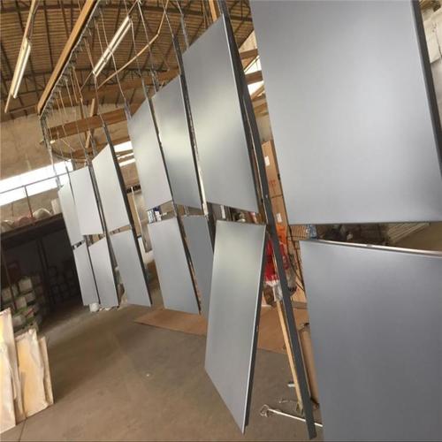 欽州鋁扣板批發(fā)-鋁扣板批發(fā)廠家來(lái)支招