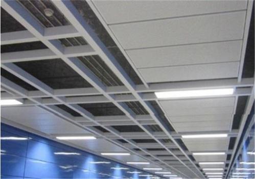 浮擱式集成吊頂-入戶式玄關安裝集成吊頂的方法