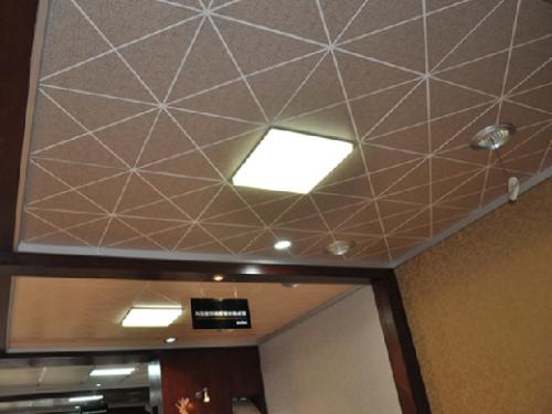 蘭天白云集成吊頂-集成吊頂鋁扣板用什么膠