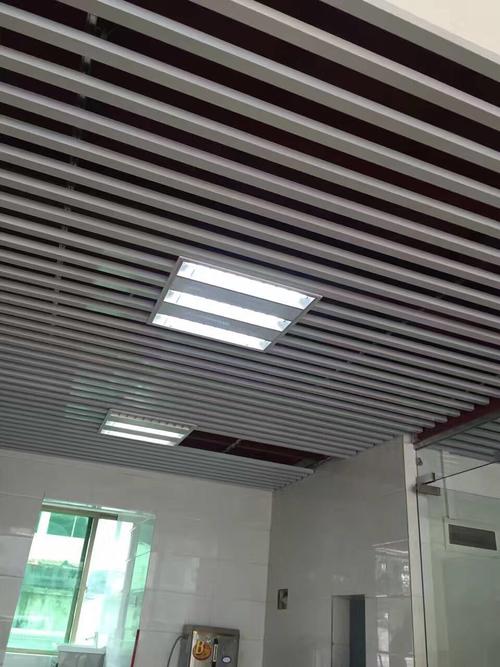 成都鋁方通供應商-型材鋁方通廠家講講鋁方通吊頂怎么樣