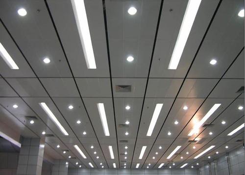 河南吊頂鋁扣板-跟著客廳鋁扣板吊頂廠家一起來看看客廳吊頂怎么裝