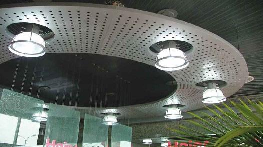 廣東弧形鋁單板-跟著佛山鋁天花廠家看看弧形鋁方通有什么特點吧