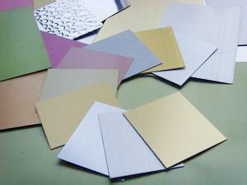 彩色鋁扣板價格-衛生間鋁扣板吊頂廠家教你衛生間用石膏還是鋁扣板好