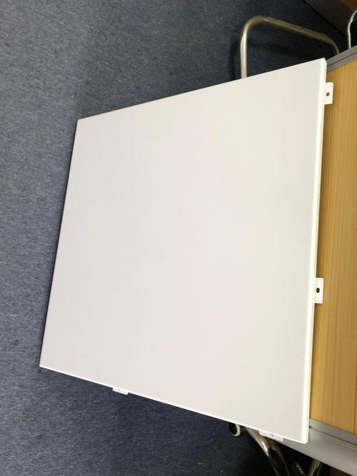 鋁扣板售價(jià)是多少-300x300鋁扣板一平方價(jià)格多少