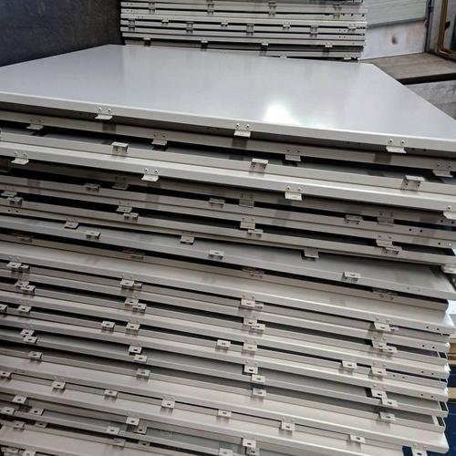 山西裝飾鋁單板-西安北站選用沖孔鋁單板