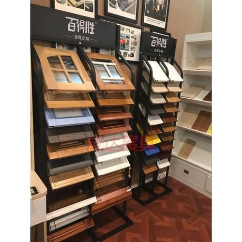 鋁扣板貨架圖片-大量鋁扣板現貨圖片-鋁扣板樣貨架