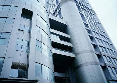 幕墻氟碳鋁單板廠-如何選擇一個優(yōu)質的氟碳鋁單板廠家