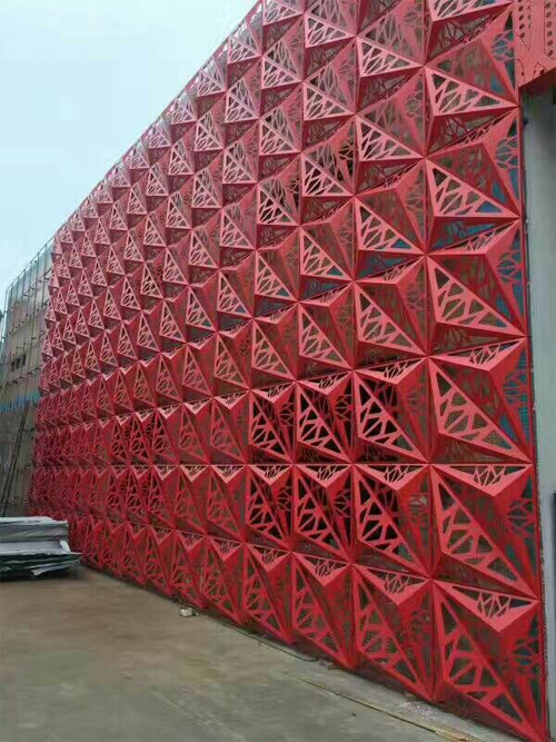 張家界外墻鋁單板-跟著鋁扣板生產(chǎn)廠家學(xué)怎么解決鋁單板保護(hù)膜怎么撕