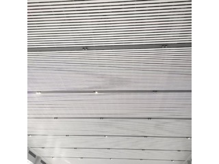 型材鋁方通廠家講講型材鋁方通定制的優(yōu)勢！