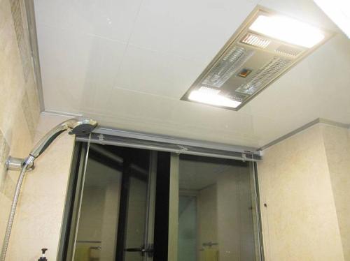 怎么樣取衛生間的鋁扣板-衛生間鋁扣板吊頂廠家教你兩招