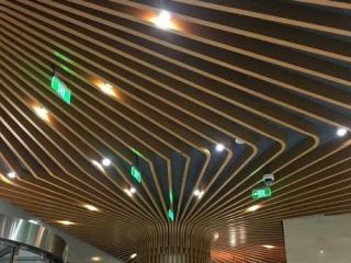 鋁扣板鋁單價-工程鋁扣板生產廠家講講鋁單板多少錢一平