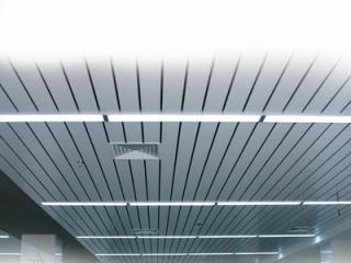 吊頂鋁條鋁扣板-來(lái)看看C型鋁條扣吊頂優(yōu)點(diǎn)有沒(méi)有打動(dòng)你