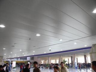 鋁扣板吊頂的產地廠家-機房吊頂為什么要用防靜電的鋁扣板