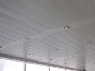 異型長條鋁扣板吊頂-鋁扣板吊頂怎么錯層了解的怎樣