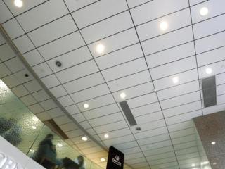 集成吊頂鋁和鋁扣板-鋁扣板集成吊頂和石膏板吊頂那個好